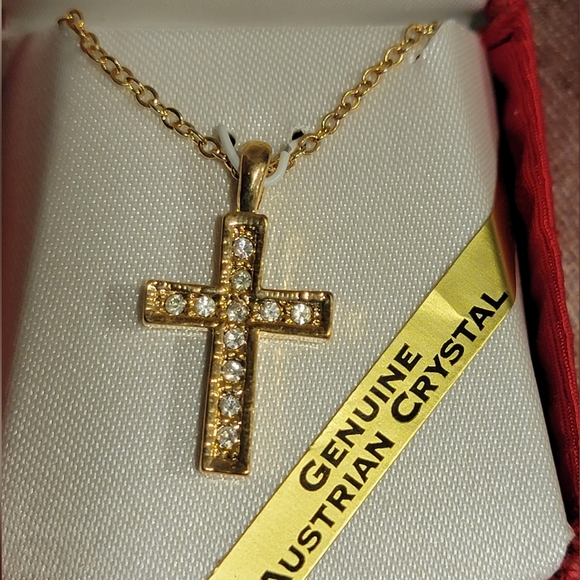 Genuine Austrian Crystal Cross Pendant With Necklace NIB! - Picture 3 of 4